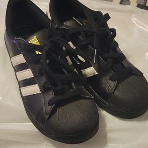 Addias Superstar
